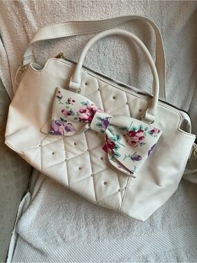Betsey Johnson White “Bone” with floral bow handbag purse